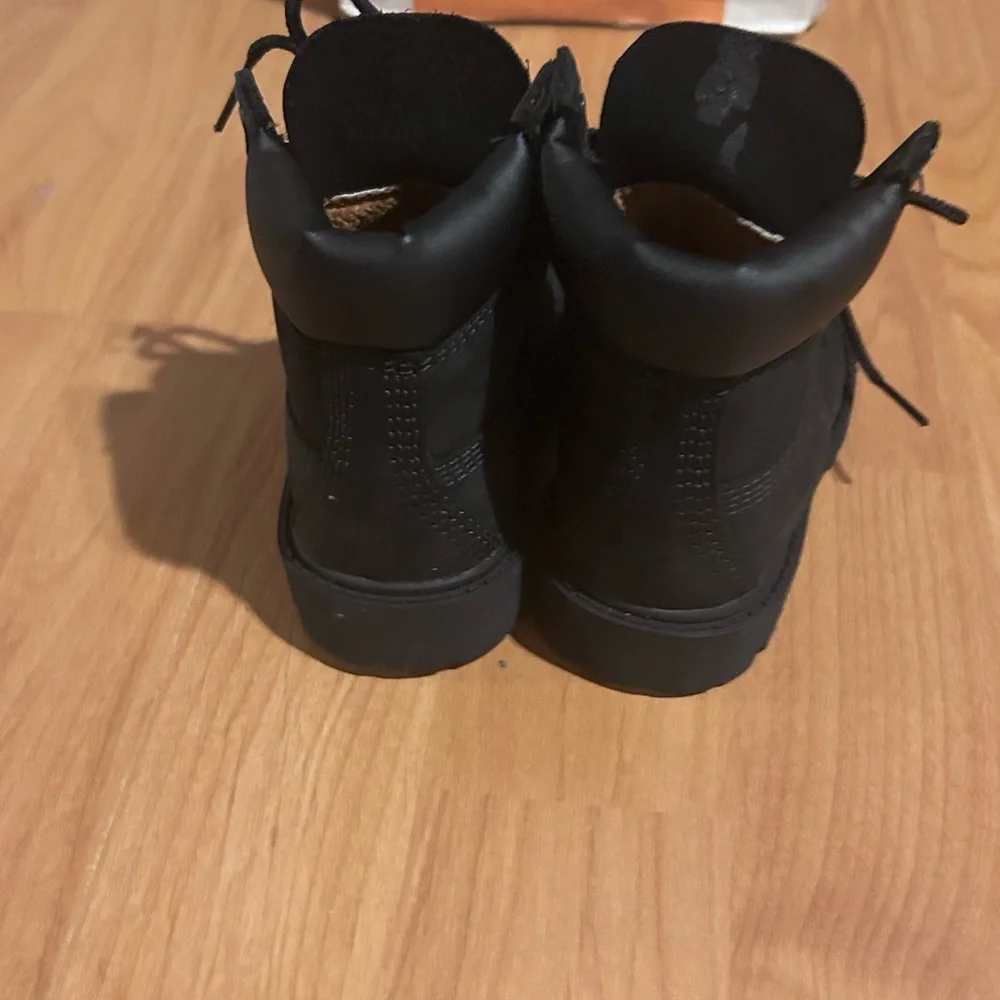 LIKENEW Timberland Premium Waterproof Black Nubuck Toddler Outdoor Boots Size 5